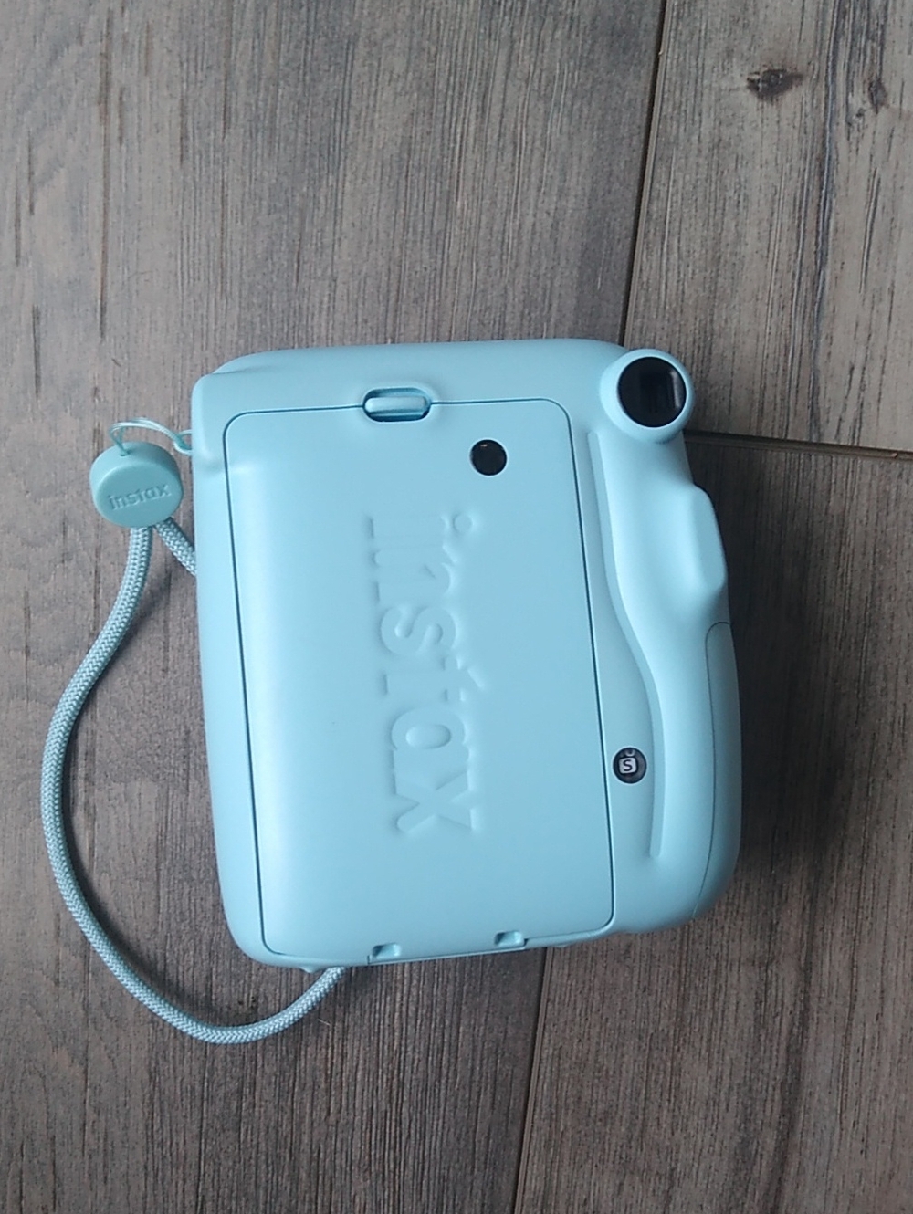 Fujifilm Instax Mini 11 Instant Camera - Light Blue - Picture 3 of 3